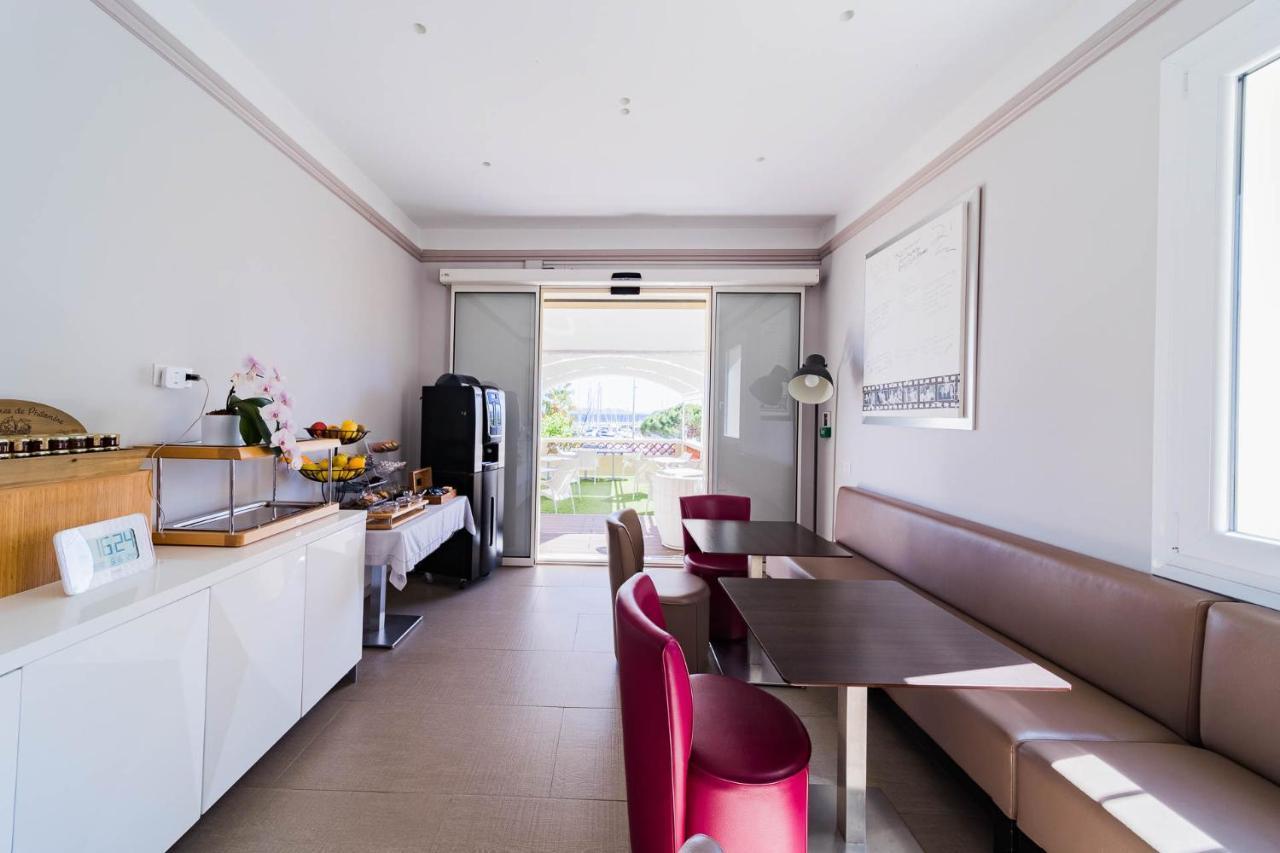 Hotel Le Rabelais Le Lavandou Exteriér fotografie