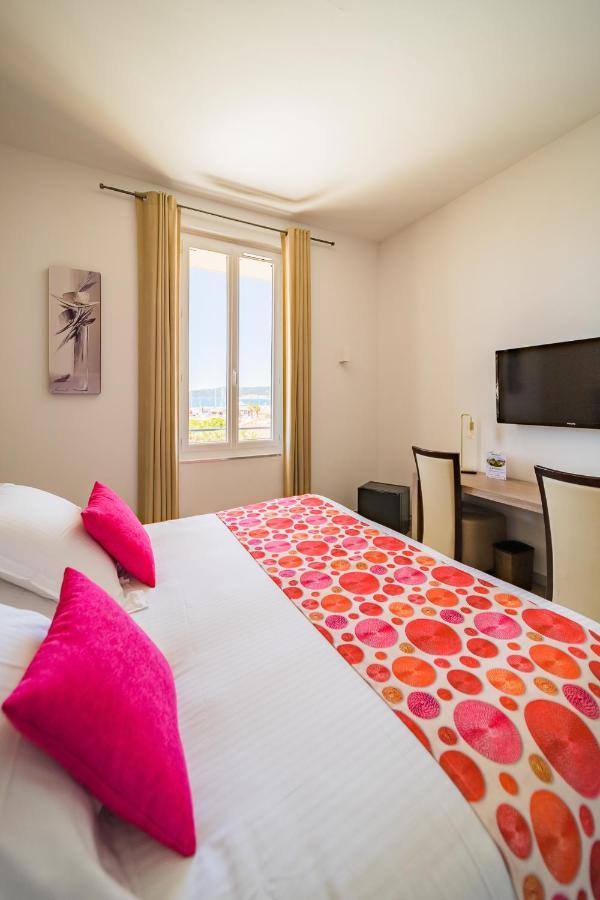 Hotel Le Rabelais Le Lavandou Exteriér fotografie